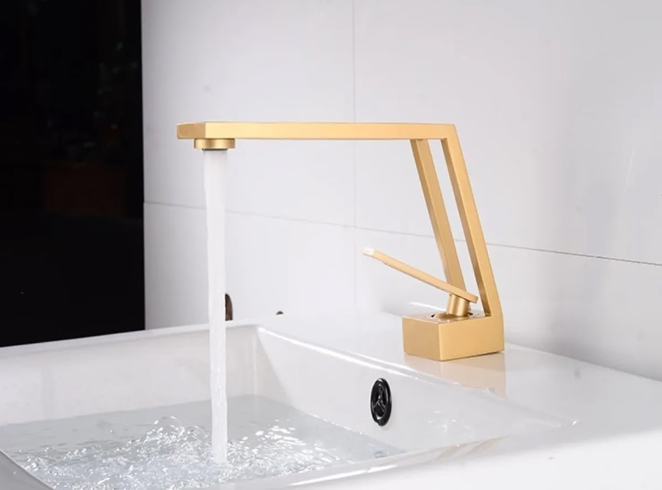 Torneiras Banheiro nova casa de banho modernas da bacia da torneira de  latão toque - China A TAP, torneira